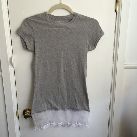 ORIGINAL top with trim - Picture 2 of 3